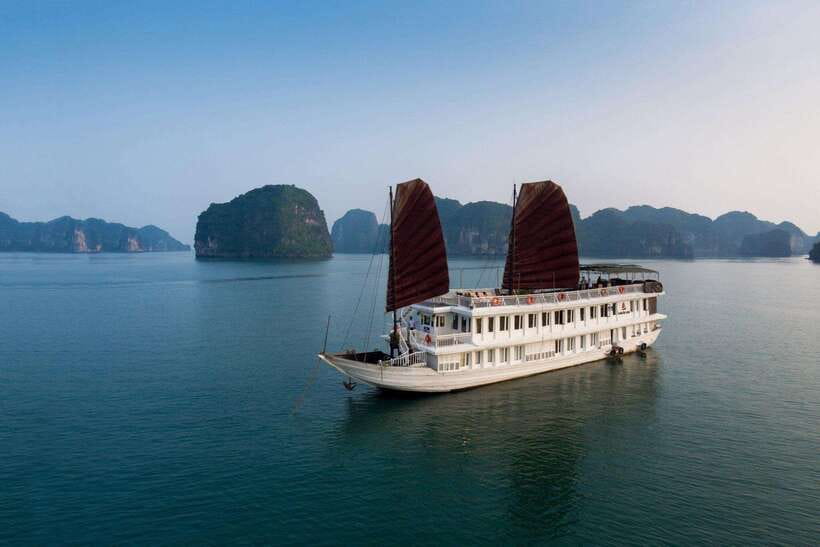 Hanoi: Ha Long & Bai Tu Long Bay 1 or 2-Day Cruise - Choosing between one day and two days