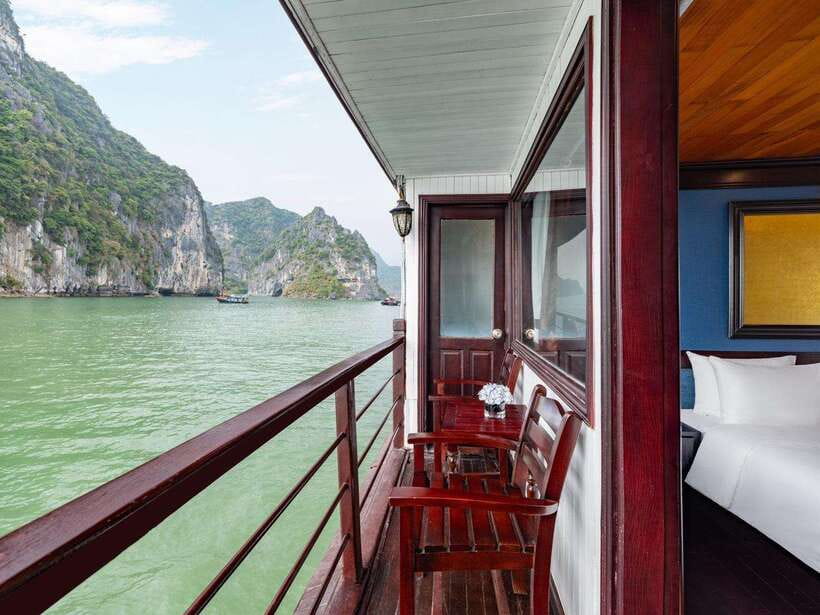 Hanoi: Ha Long & Bai Tu Long Bay 1 or 2-Day Cruise - Leaving Hanoi for Tuan Chau Harbor