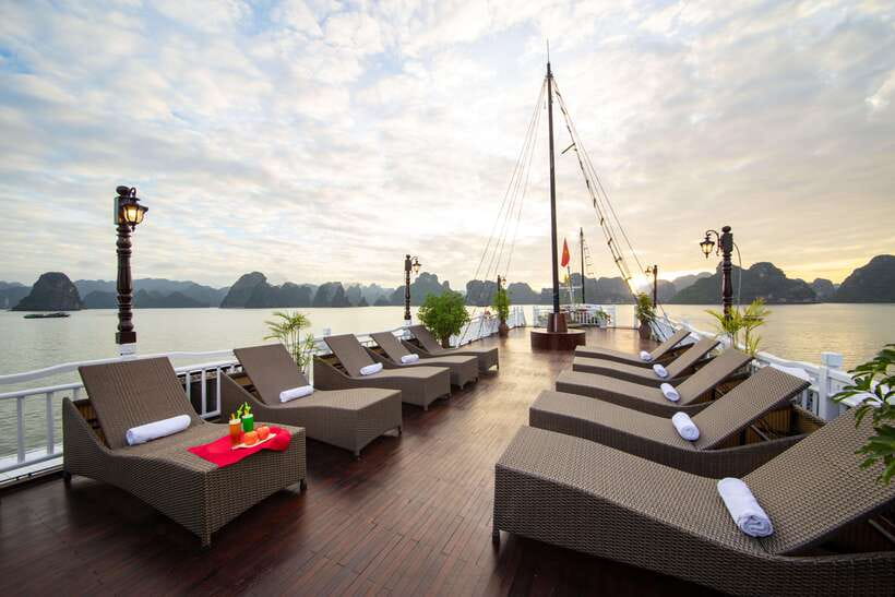 Hanoi: Ha Long Bay 2-Day 1-Night Tour by 4-star Luxury Junk - Sunset, cooking, and dinner onboard