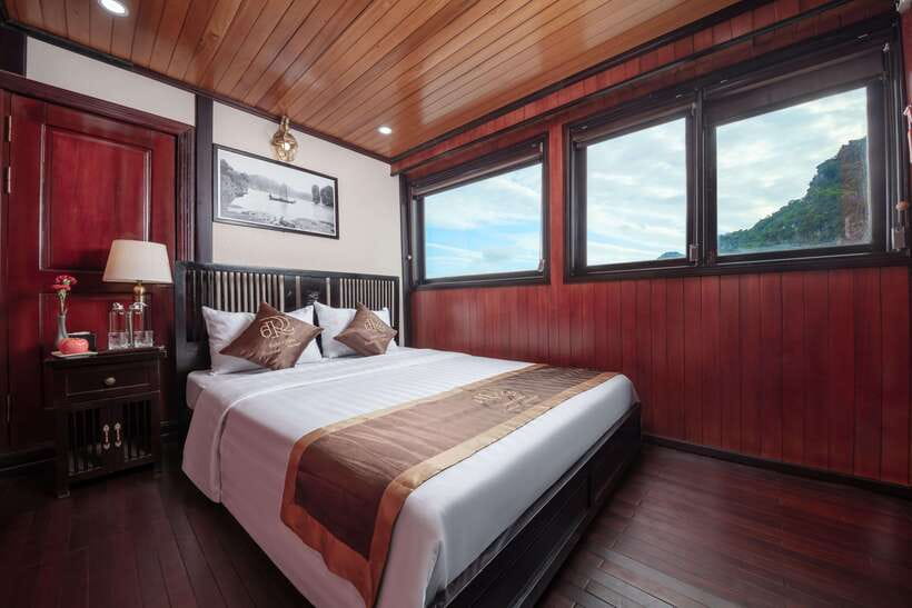 Hanoi: Ha Long Bay 2-Day 1-Night Tour by 4-star Luxury Junk - A quiet morning before Surprising Cave