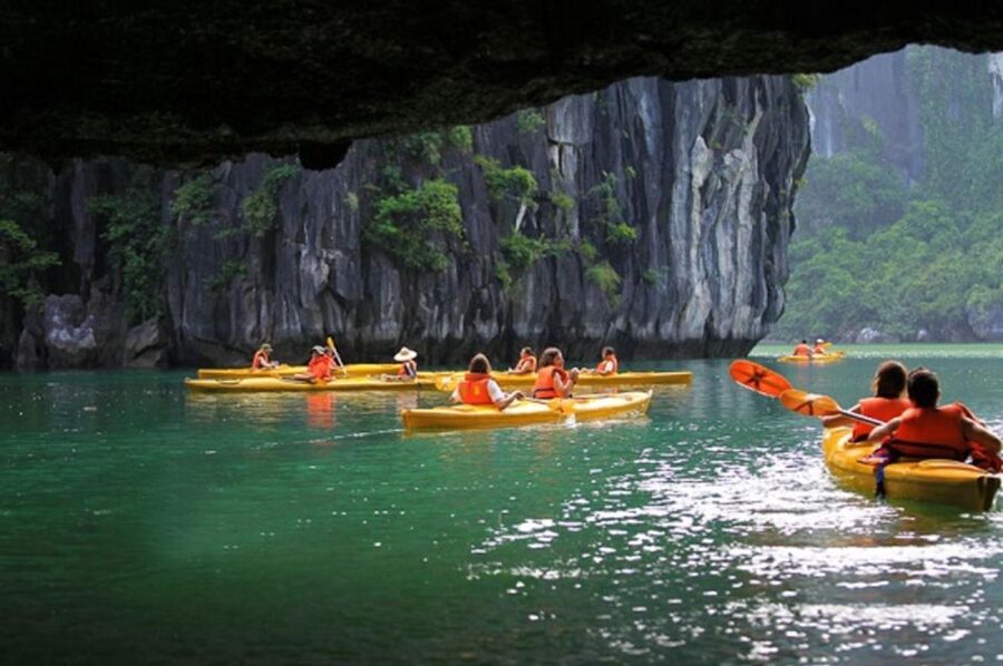 Hanoi: Ha Long Bay Cruise Day Tour visit Titop island & Cave - What the guide and transport add