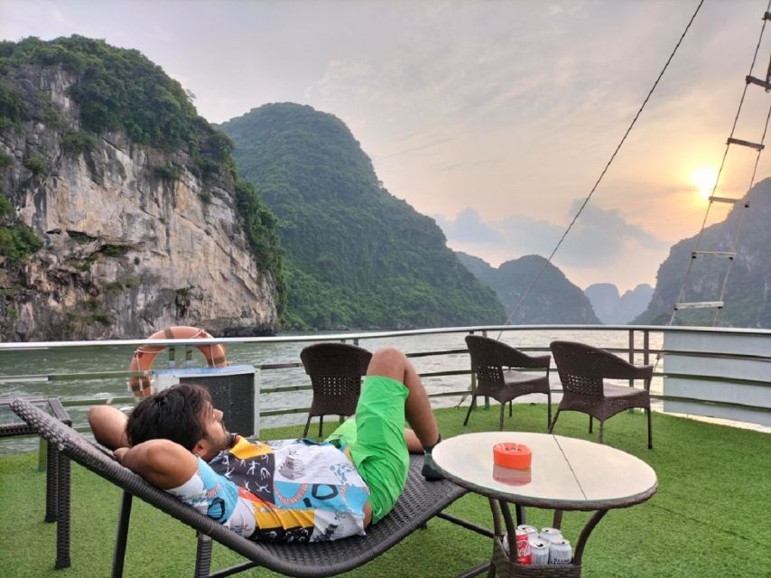 Hanoi: Ha Long Bay Day Cruise - Swimming, Meal, Kayaking - Kayaking or taking a bamboo boat at Luon Cave