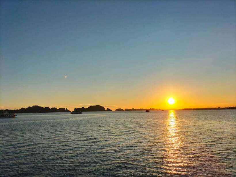 Hanoi: Ha Long Bay Day Cruise - Swimming, Meal, Kayaking - Sunset wine and the long ride back to Hanoi