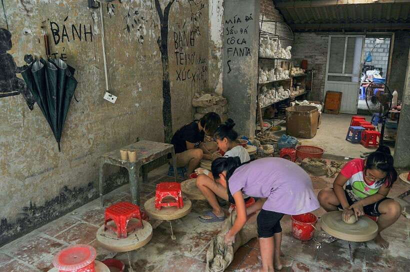 Hanoi: Half-day Hands-on Pottery Workshop At Bat Trang - The one-hour ride from Hanoi to Bat Trang
