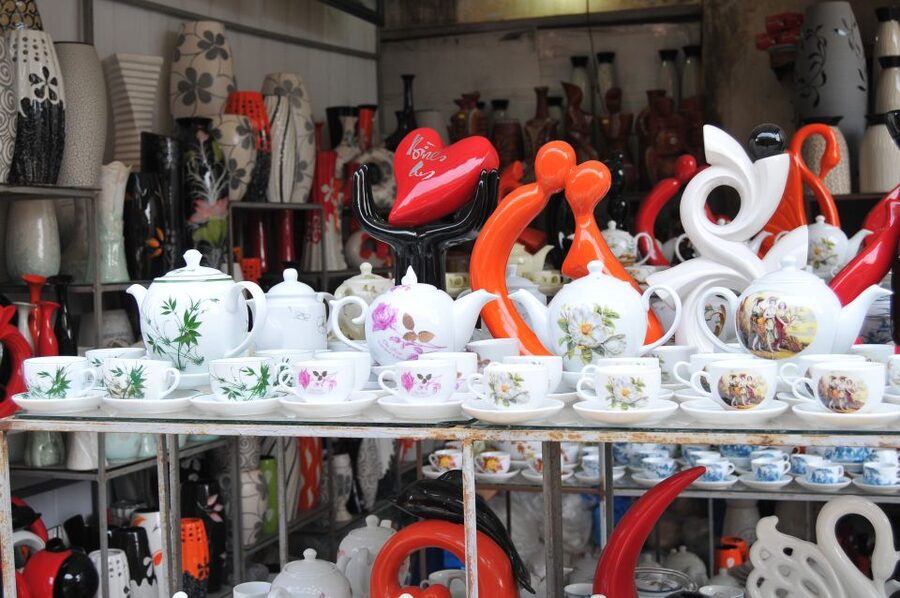 Hanoi: Half-day Hands-on Pottery Workshop At Bat Trang - Meeting the artisans and understanding the craft