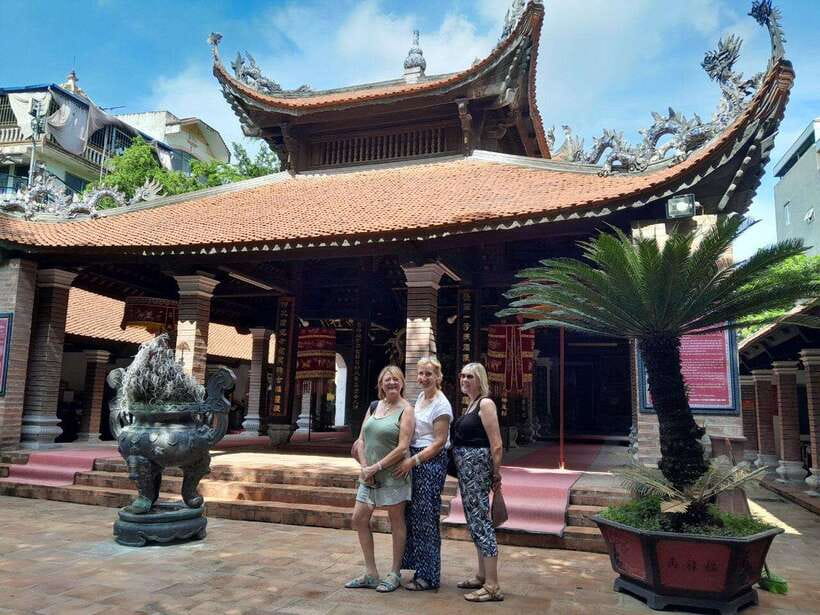 Hanoi: Half-day Silk Weaving Journey In Van Phuc Tour - Entering the village through its main gate