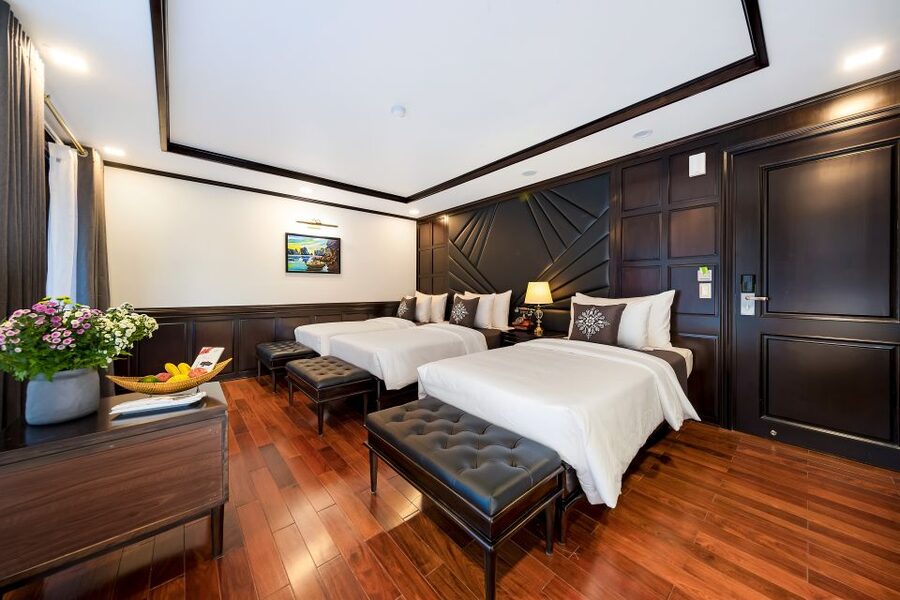 Hanoi: Halong Bay 2-Day 5-Star Balcony Cruise & Bathtub - Tra Bau and Ba Trai Dao Beach