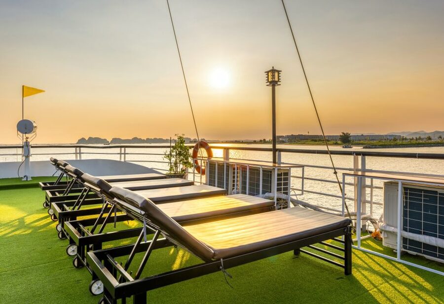 Hanoi: Halong Bay Cruise, Amazing Cave, Titov Island & Kayak - What the $42 price really buys