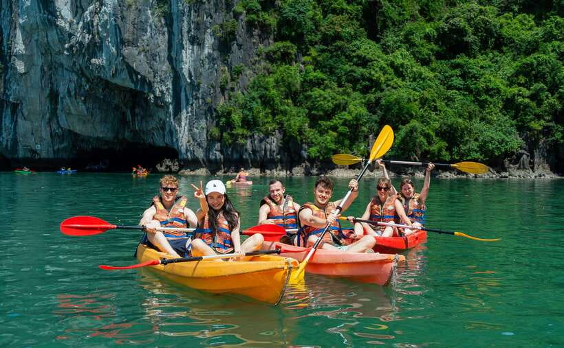Hanoi: Halong Bay Cruise, Amazing Cave, Titov Island & Kayak - Luon Cave by kayak or bamboo boat