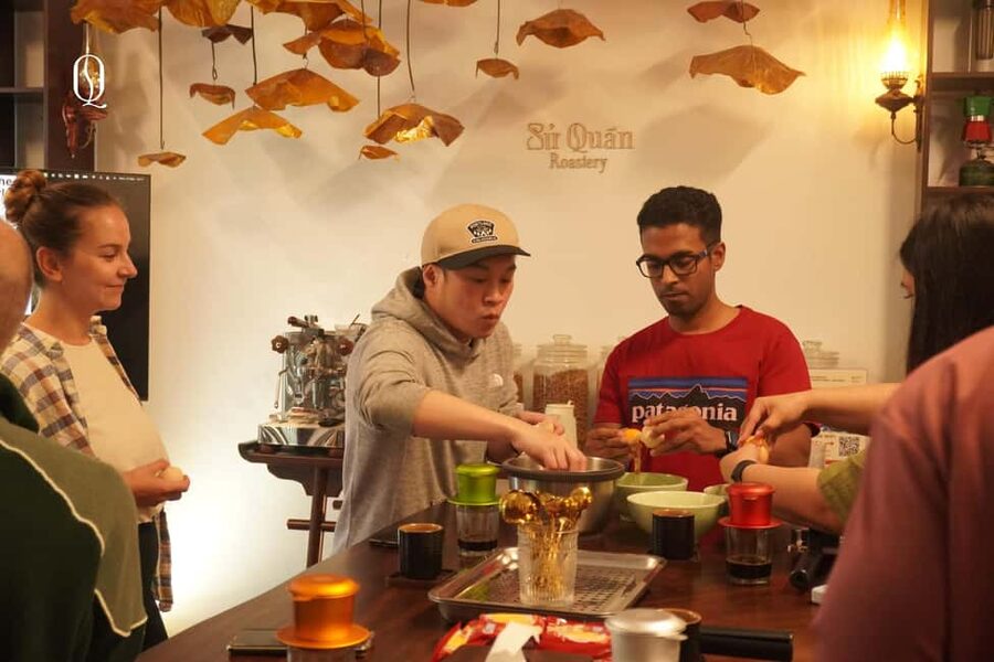Hanoi: Hands-On 5 Vietnamese Coffees & 3 Local Wines Tasting - Entering the villa for a quieter hour in Hanoi