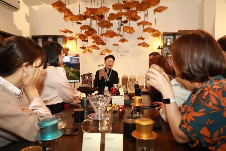 Hanoi: Hands-On 5 Vietnamese Coffees & 3 Local Wines Tasting - Practical tips before you go