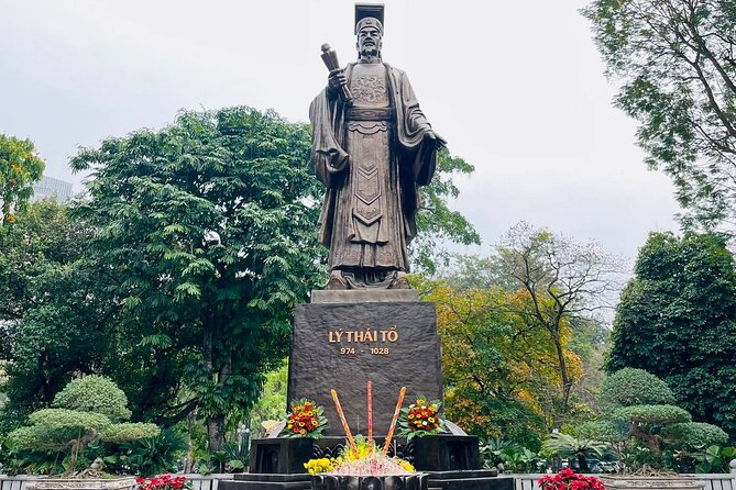 Hanoi Highlights and Hidden Gems Walking Tour - Huong Phung and French Indochina architecture