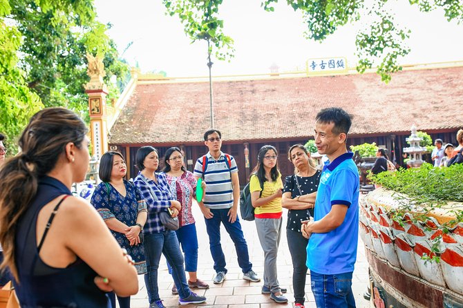 Hanoi Highlights: Half-day City Tour - Ho Chi Minh Mausoleum: a solemn start