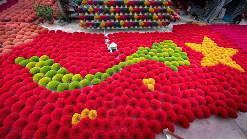 Hanoi: Highlights, Incense Village, Hat Crafting Guided Tour - Temple of Literature, Vietnam’s first university