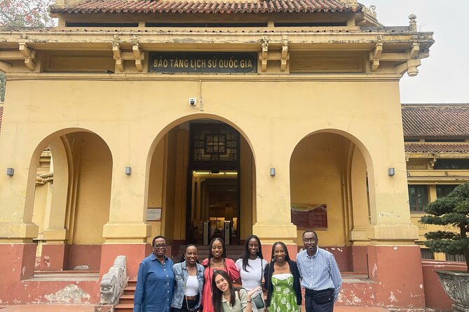Hanoi Hoa Lo Prison and War museums Tour - What the guides add to the museums
