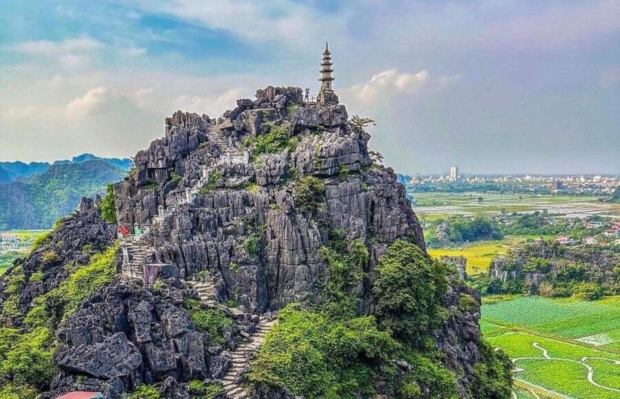 Hanoi: Hoa Lu, Trang An, and Mua Cave Full-Day Trip - Lunch in Ninh Binh, with plenty of choice