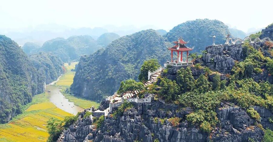 Hanoi: Hoa Lu, Trang An Caves & Mua Cave Day Trip and Lunch - The Trang An sampan ride through caves and cliffs