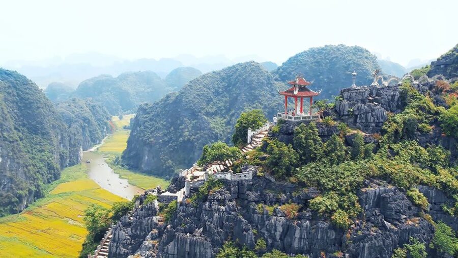 Hanoi: Hoa Lu, Trang An Caves & Mua Cave Day Trip and Lunch - Hoa Lu and Vietnam’s 10th-century royal story
