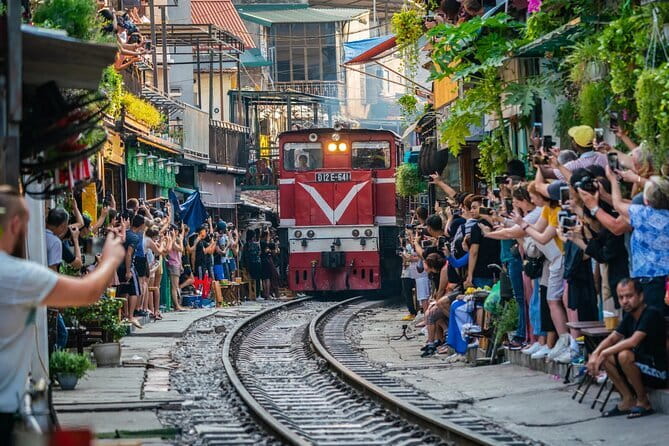 Hanoi in a day from Halong city - Starting at the Hanoi Opera House