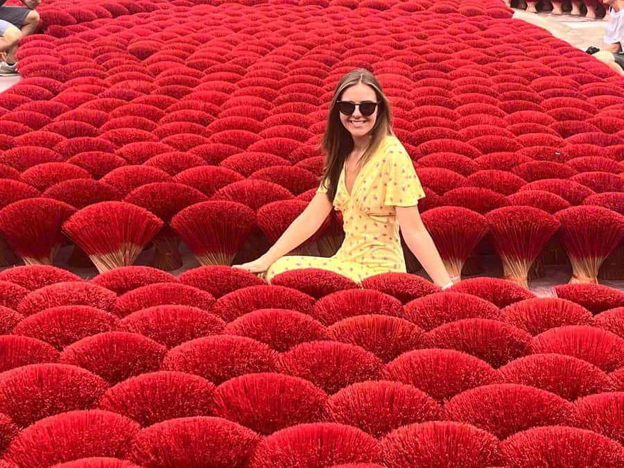 Hanoi: Incense Village, Hat, & Lacquer Artisanal Tour - Chuong village and your painted conical hat
