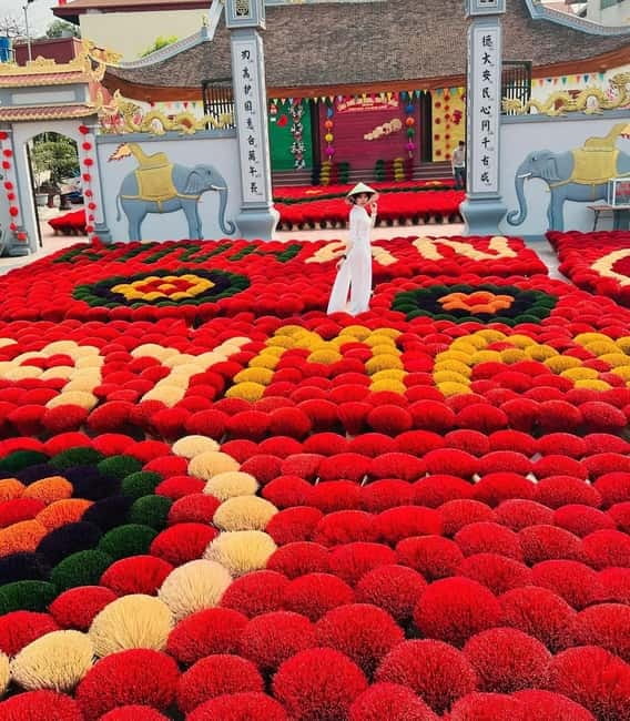 Hanoi: Incense Village, Hat Village or Weave Mat SMALL GROUP - The separate Hoi Village mat-weaving option