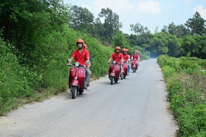 Hanoi Jeep Food Tour Led By Women - Dinner around Truc Bach