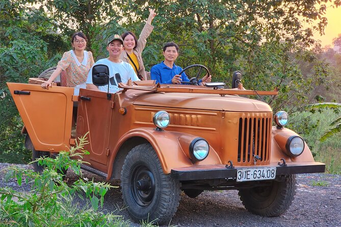 Hanoi Jeep Tour: Red River Countryside+ Backstreet+ Train-street - Train Street and the limits of the timetable