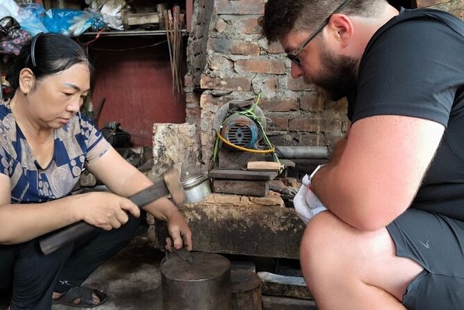 Hanoi Knife Making Traditional Workshop - Drawing a blade you can actually use