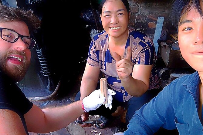 Hanoi Knife Making Traditional Workshop - How the timing and group size shape the day