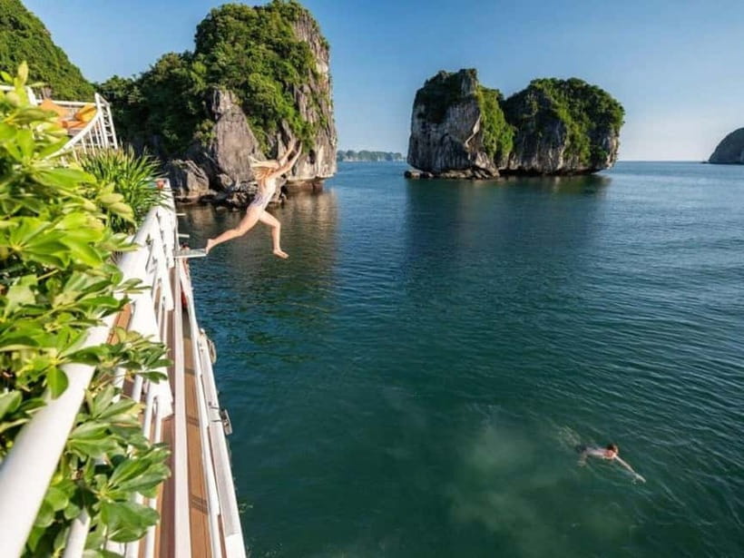 Hanoi: Lan Ha Bay & Cat Ba Island Day Trip on Luxury Cruise - Cai Beo Fishing Village and the first bay views