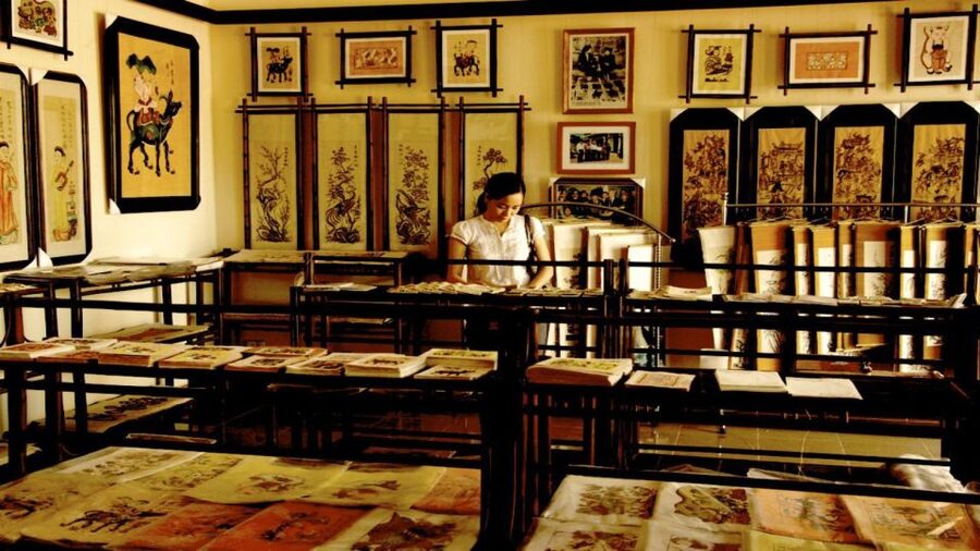Hanoi Local Tours: Villages/Art Excursion - Dong Ky woodcraft and the scale of Vietnamese furniture