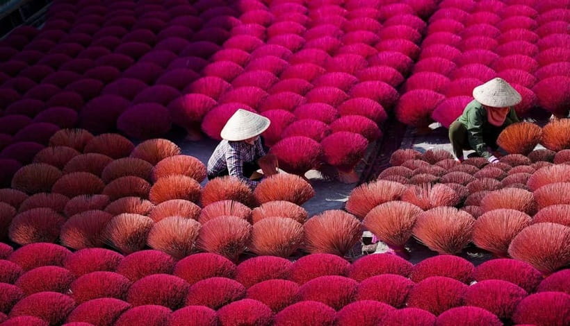 Hanoi: Long Dress Village or Incense Village, Hat Village - Guides, group size, and the human side of the trip