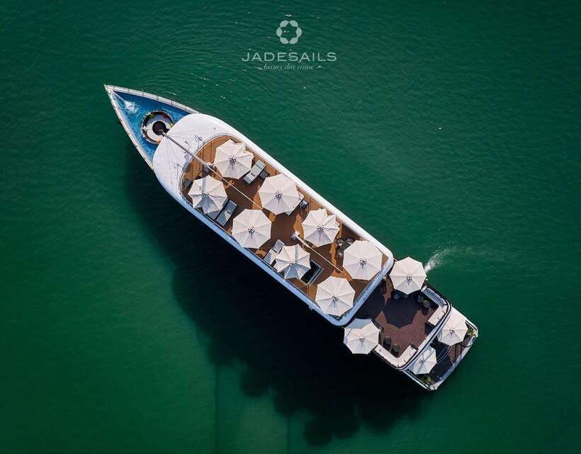 Hanoi: Luxury Lan Ha Bay Jade Sails Cruise with Buffet Lunch - From Hanoi to Tuan Chau by limousine