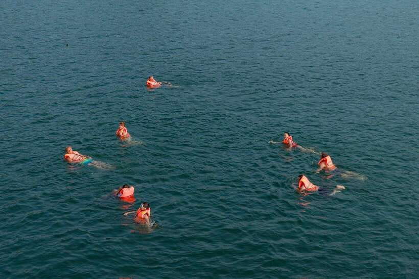 Hanoi: Luxury Lan Ha Bay Jade Sails Cruise with Buffet Lunch - Buffet lunch with Vietnamese and Western dishes
