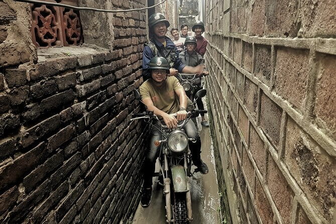 Hanoi Michelin Star Food Tour Via Jeep, Vespa or Motorbike - Phở Gà Nguyệt and the case for chicken phở