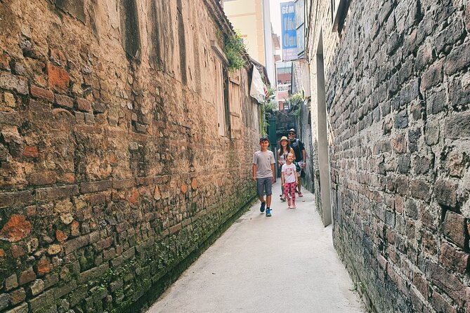 Hanoi Michelin Star Street Food Walking Tour & Train-Street - Eel noodles and the less familiar side of Hanoi food