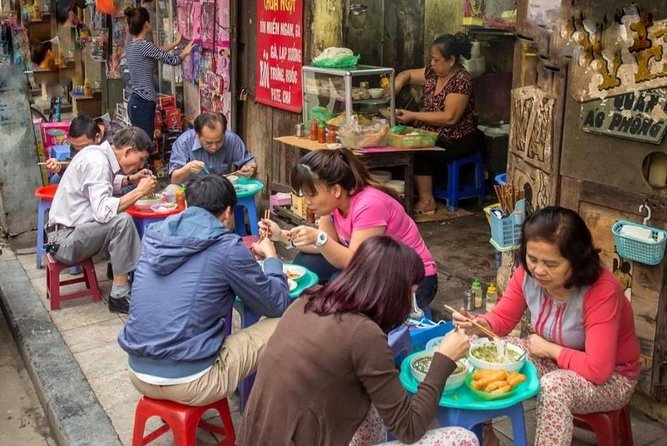 Hanoi Michelin Star Walking Food Tour & Train Street - What $39.90 really covers
