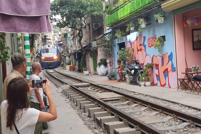 Hanoi Motorbike Tour: Food, Culture and Fun by Vintage Motorbike - Food at Hidden Gem Café