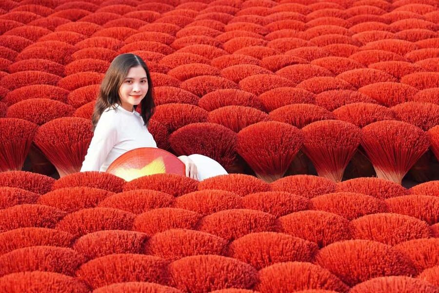 Hanoi Nhan Hien Sculpture Village or Hat and Incense Village - Who will enjoy this experience most?