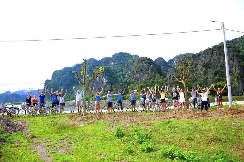 Hanoi/Ninh Binh: 1-Day Tam Coc/Trang An, Hoa Lu & Mua Caves - The steep reward at Mua Cave