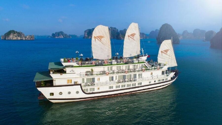 Hanoi/Ninh Binh:3 Day 2 Night Bai Tu Long Bay Luxury Junk - Why two nights works better on Bai Tu Long Bay