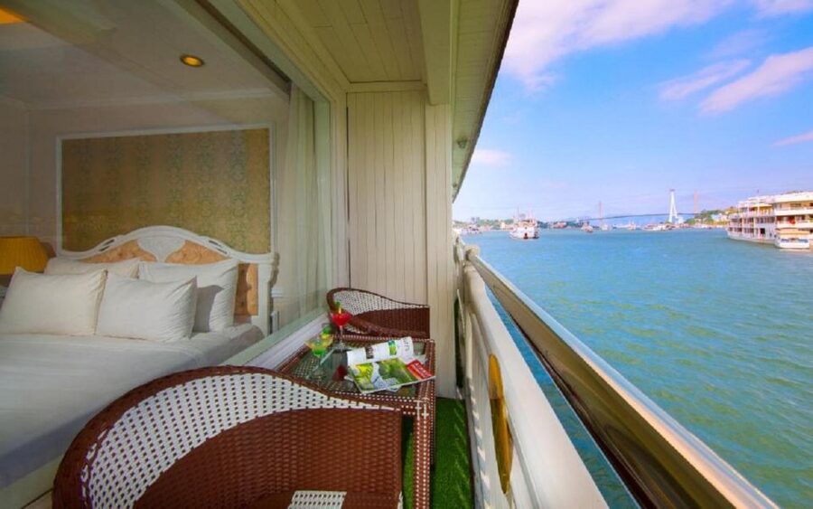 Hanoi/Ninh Binh:3 Day 2 Night Bai Tu Long Bay Luxury Junk - Should you book the three-day Bai Tu Long cruise?