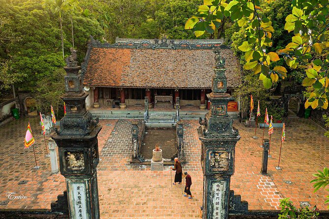 Hanoi, Ninh Binh and Ha Long 6 Day 5 Night Overnight Cruise Tour - Day 3: Hoa Lu, Trang An, and the climb at Mua Cave