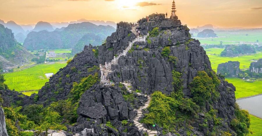Hanoi: Ninh Binh Day Trip Visit Hoa Lu, Tam Coc & Mua Cave - The morning ride from Hanoi to Hoa Lu