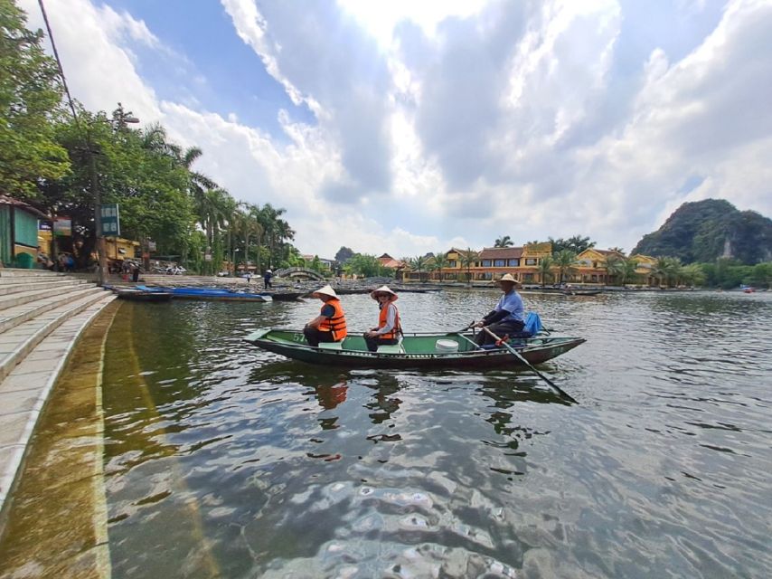 Hanoi: Ninh Binh, Hoa Lu, Tam Coc and Mua Cave Day Trip - The guide can shape the whole day