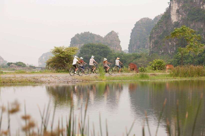 Hanoi: Ninh Binh- Hoa Lu - Trang An - Mua Cave - Best Seller - The ride back to Hanoi