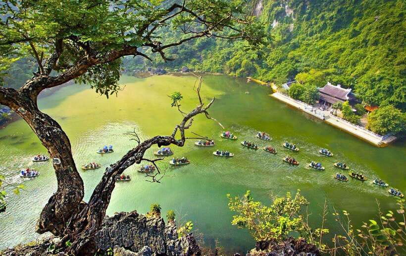 Hanoi: Ninh Binh- Hoa Lu - Trang An - Mua Cave - Best Seller - The morning ride from Hanoi to Hoa Lu