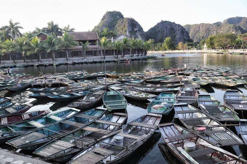 Hanoi: Ninh Binh, Tam Coc, Mua Cave & Hoa Lu with cycling - Tam Coc by boat, the day’s calm center