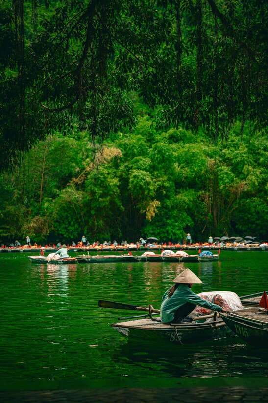 Hanoi: Ninh Binh, Tam Coc, Mua Cave & Hoa Lu with cycling - Mua Cave and the 500-step climb