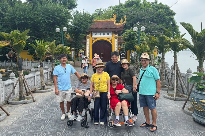 Hanoi: Old Quarter and French Quarter Walking Food Tour - What the small group and guide support add